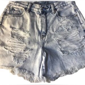 AMERICAN EAGLE Womens size 0 DESTROYED LIGHT WASH MOM JEAN SHORTS